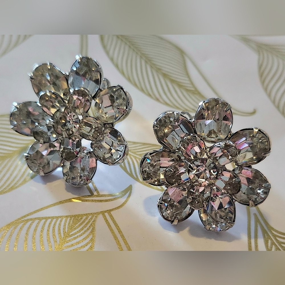 Vintage Weiss Large Rhinestone Clip On Earrings - Picture 3 of 8